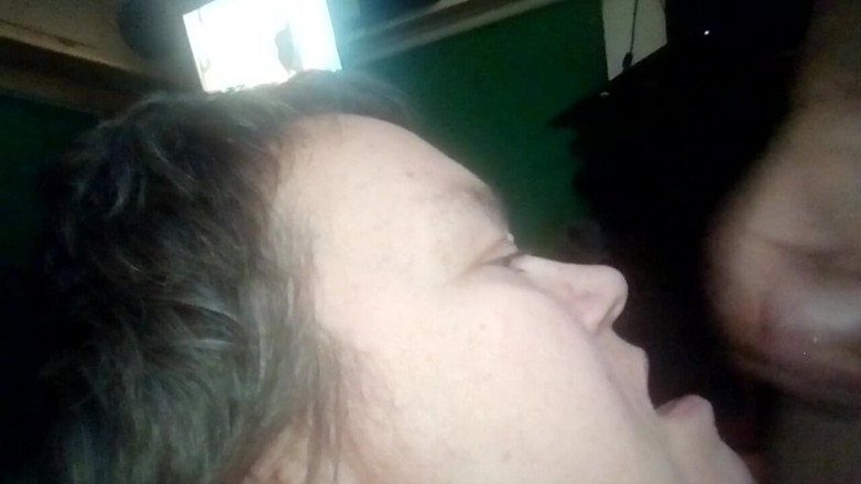 Sex hub couple: Velký výstřik do jeniny horké pusy