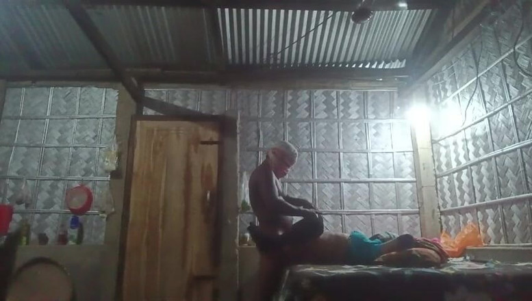 Masuuma Aktaaar: India Assamf vrouw en Husbend hete seksvideo