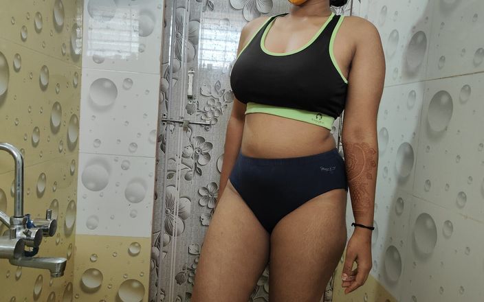 Sexy sonali: Sur de India joven chica desnuda bañándose