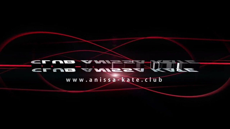 Club Anissa Kate: Dua perempuan jalang dilumuri joss lescaf