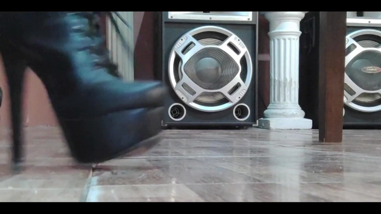 RavenHearth666VIP: Heels Worship