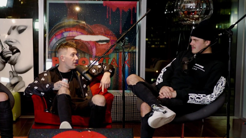 Pillow Talk: Brad Sousa îl întreabă pe Jake Paul cum gustă D* ck!! (Tana Mongeau...