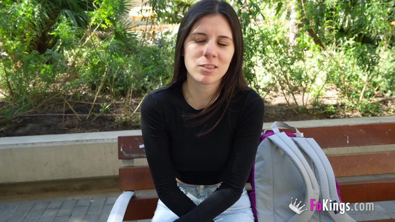 FAKings: Tall Babe Mia Gallardo Wants to Enjoy a Hardcore Anal...