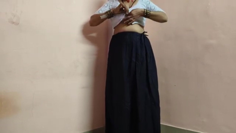 Neha Gupta: Desi vesnická holka Těsná kundička venkovní XXX video, Desi vesnice...