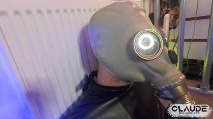 Claude Nikotine: Gas Mask Rebreather - Joc cu respirație