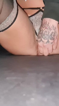 The Cuckold Took the Condom From the Stranger Because the Cock Was Big and Thick.
