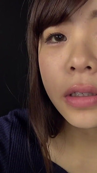 Reia Hoshino, la regina della saliva, gioca con la sua lingua cattiva per te