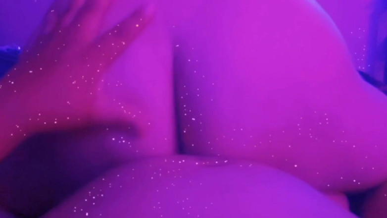 Playtime bedtime: Big booty bouncing on hubby