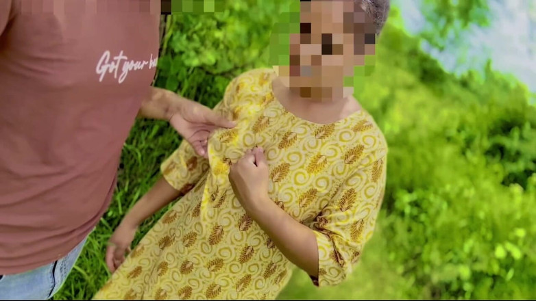 Fuckkkker: La sorellastra chhoti viaggia nella giungla con il suo fratellastro...