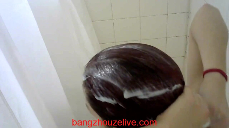 Bangz Houze Live: Teen shower scene!