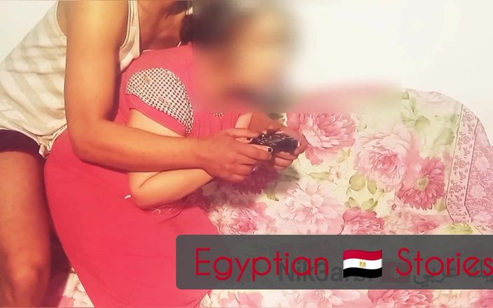 Egyptian stories: Arkadaşının kız kardeşini oyun alanında oynamayı ve onunla seks yapmayı öğretirken...