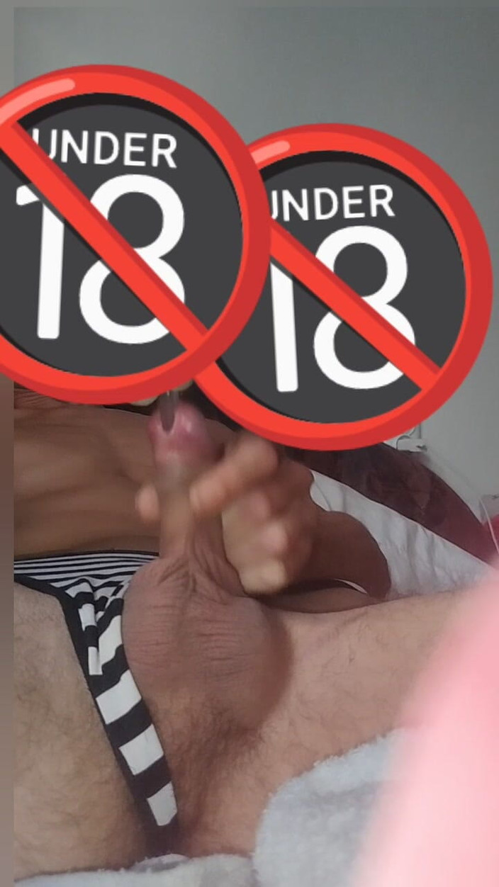 Insertion: Inkrustacja kryształów w penisie