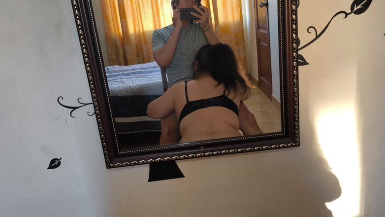 Moo DBOXXX: 隣人の女性はペニスをしゃぶるのが大好きで、売春婦です