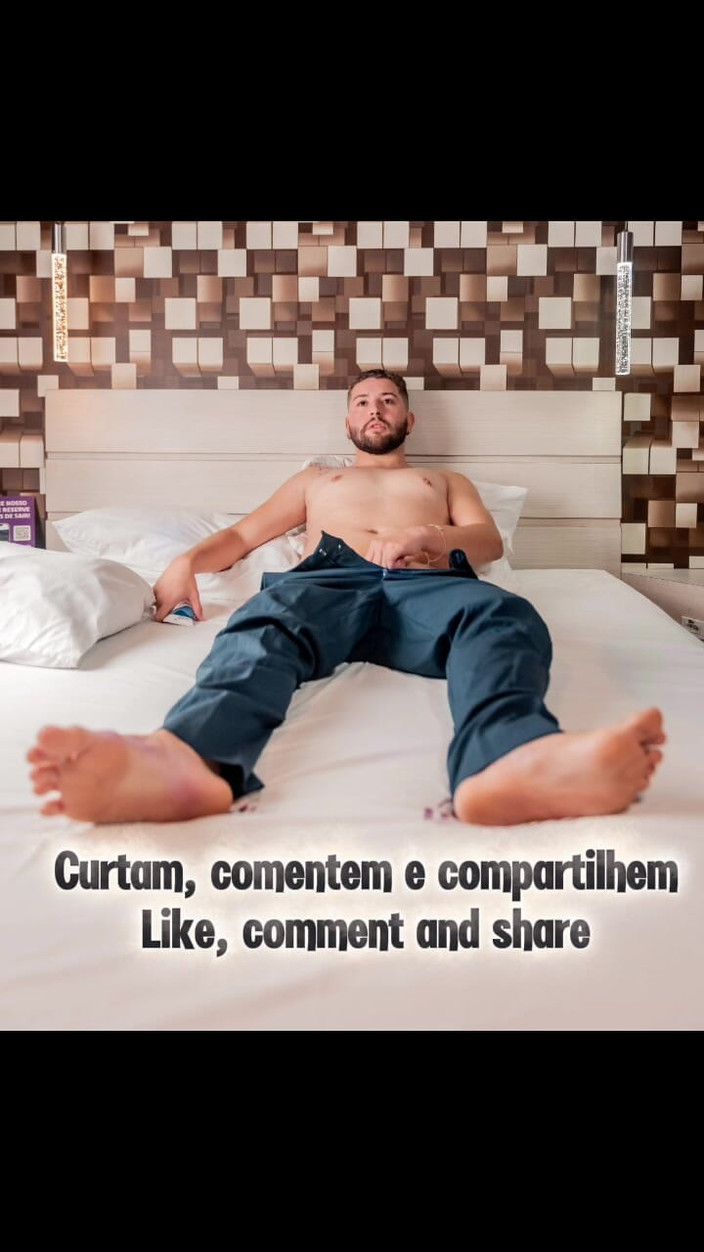 Marcosninfo: Je me suis exhibé dans le salon de la maison...