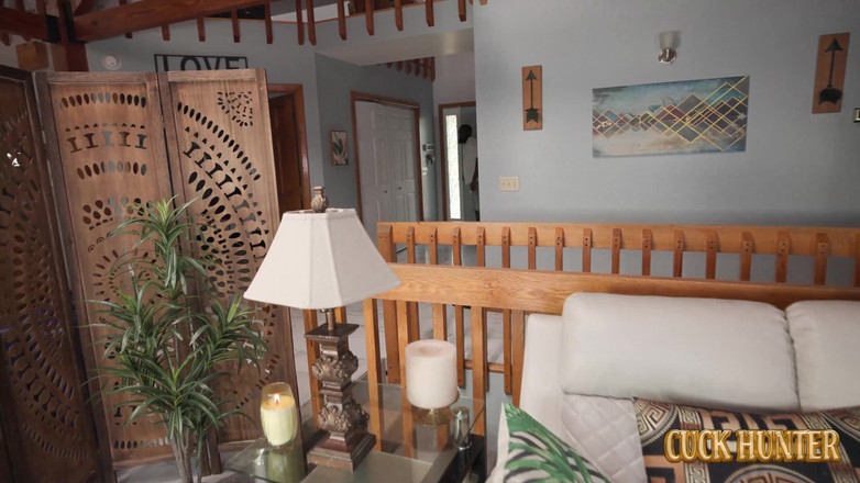 Cuck Hunter: Vanna Rose a blonde Bombshell menggoda seorang lelaki hitam dengan...