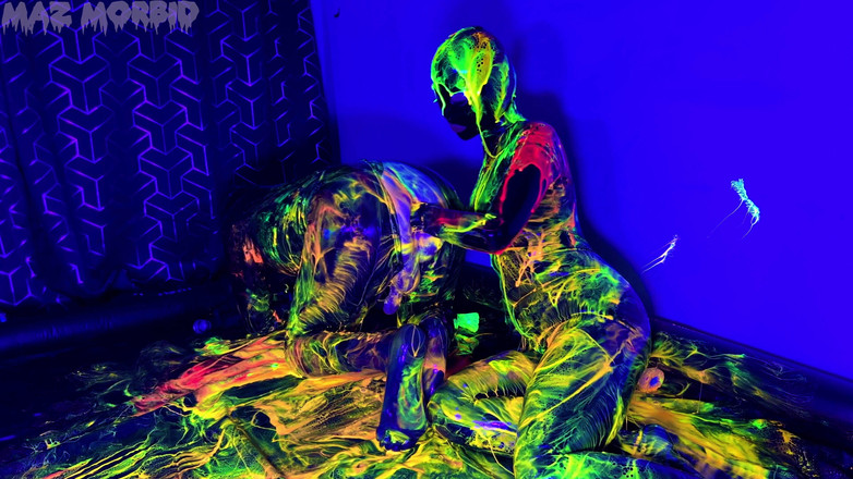 KinkyFemdomTV: Gimpy basah dan berantakan dobel fisting 4k dengan patricia