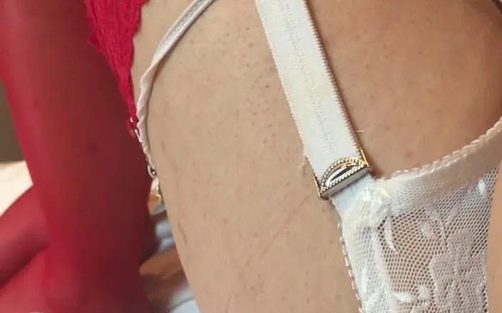 Sissy Paige: Glossy Red Stocking Masturbation