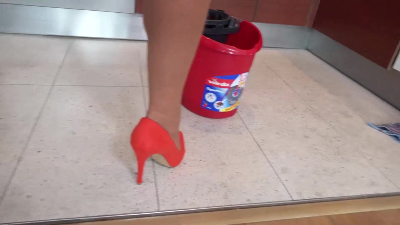 Dirty Doctors Clips - Solo Mature Playtime: Mature Doing Her Housework