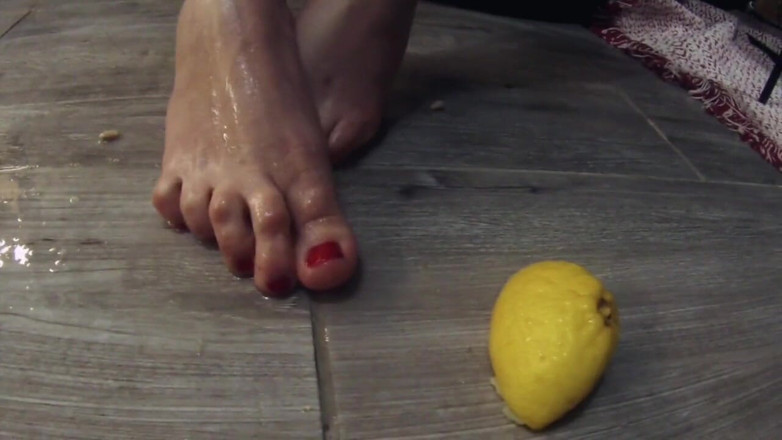 Foot Fetish Heaven: Lemon memerah