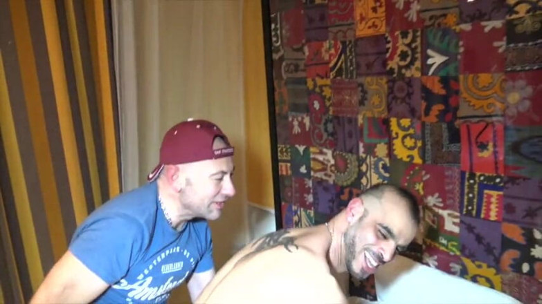 Gaybareback: Jess Royan tarafından prezervatifsiz sikiliyor