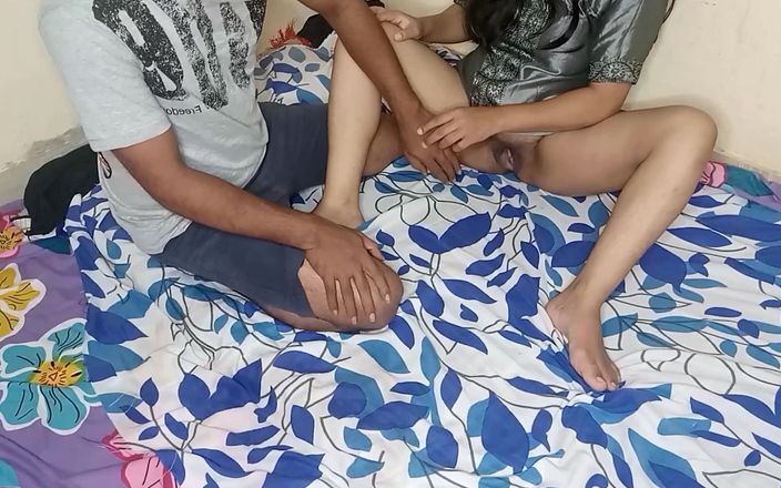 Queenrima: Fodendo xxx meia-irmã enquanto a pega trocando de roupa