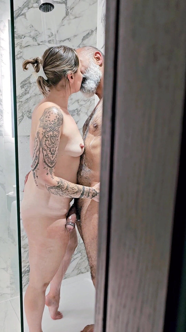 Shower with a Friend (Harry River)