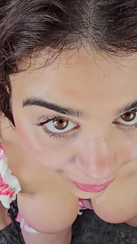 Ta femme adore se faire recouvrir le visage de sperme
