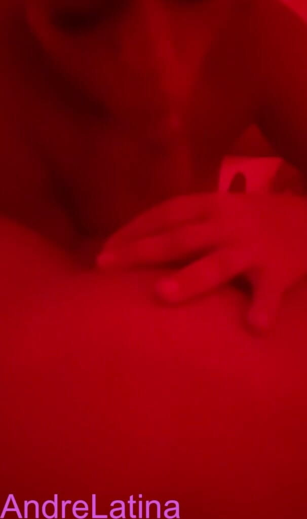 Gatita latina: Sex oral delicios de la această mamă singură