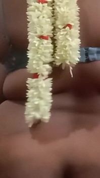 タミル人の主婦が元カレで浮気をしている