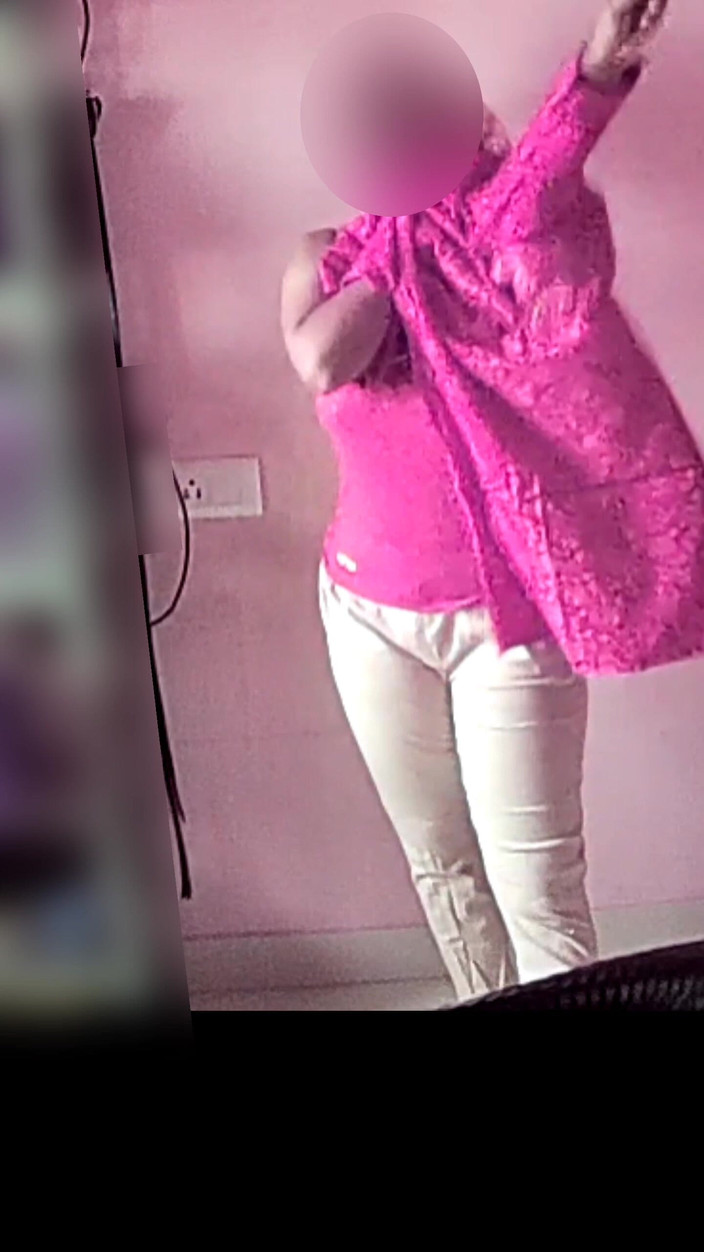 Black & white desicat: Desi tradisce corpo sexy casalinga che mi tenta con video...