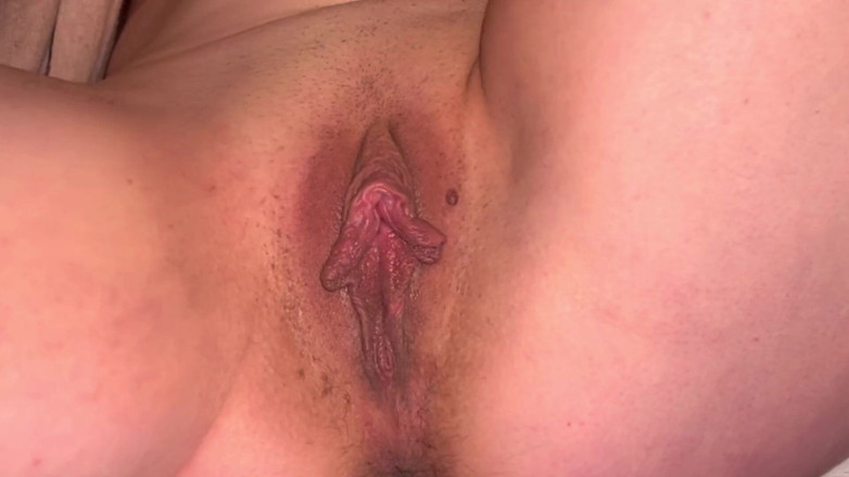 Elena917: Vytahování bradavek, roztahování, výprask klitorisu, fisting a stříkání detailní