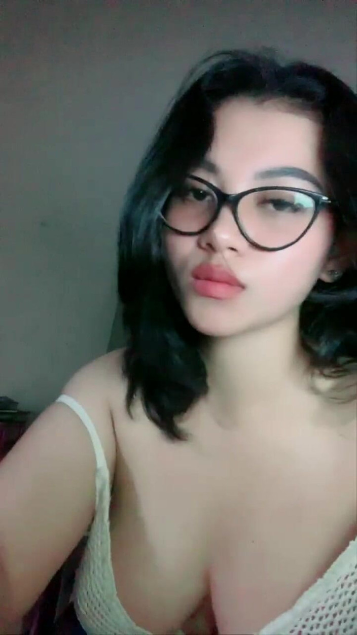Jonathan Camberg: Olyvia Mengusap Payudara Untuk Menjadi Miang