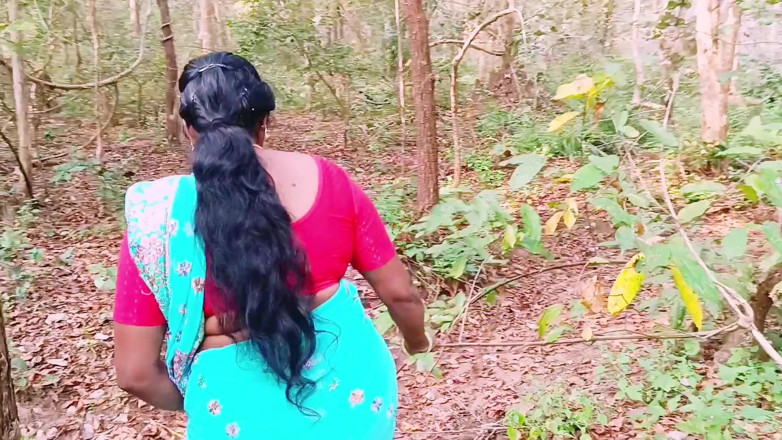 Telugu honey lips: Indický venkovní sex. Telugské špinavé řeči.