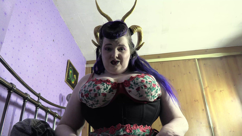 Mxtress Valleycat: Mockery of Mortal Manhood