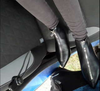 Mistressyammyboots: A více zábavy v autě