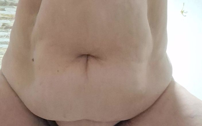 Mommy big hairy pussy: चोदने लायक मम्मी अपनी चूत के साथ व्यायाम कर रही है