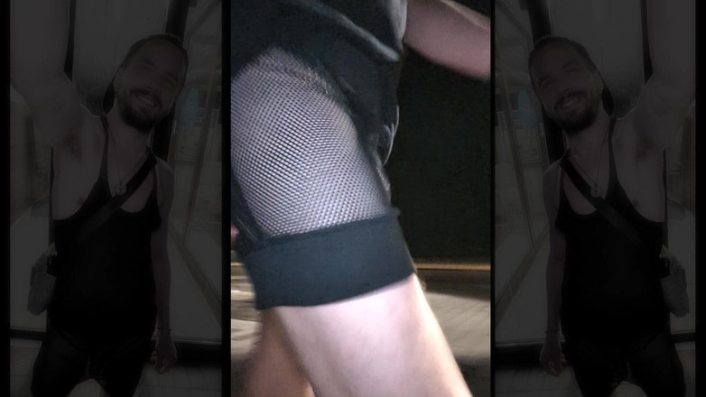 kinkygaynudist: Midnight Mesh-waanzin (een zomerwandeling om de controle te verliezen)