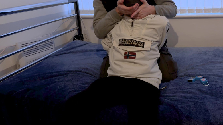 Inmate Cody and SubEdgeX: ツインクのホグタイド・オイル付き足遊び、パート1