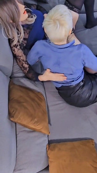 Deux Petite Salope Mature Ce Baise Nady Sissy Ce Fait Bien Baiser Le Cul Et Recois Une Facial