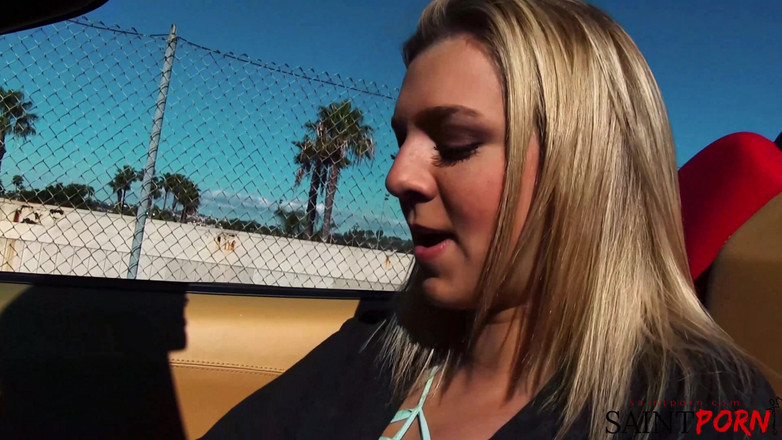 SaintPorn: Tiffany Biraz Ilgi Istiyor Ve Üvey Babası Içeri Giriyor