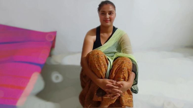 Fuckkkker: Servitoare indiancă sexy