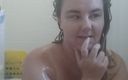 Ashley Ace pornstar: God morgon! Gå med mig i duschen .... Jag tog med...