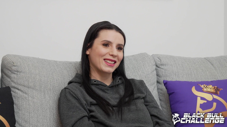 Black bull challenge: Nelly Kent phỏng vấn và thoát y cho thử thách...