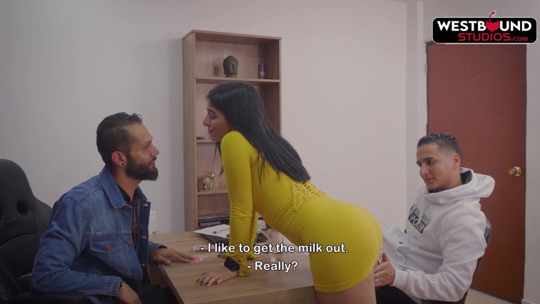 Run good girls: La secrétaire latina Abby Motano se fait baiser par les...