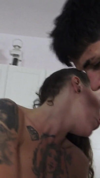 Cuckold Loser Gay Cumshot Di Katil Vakum!