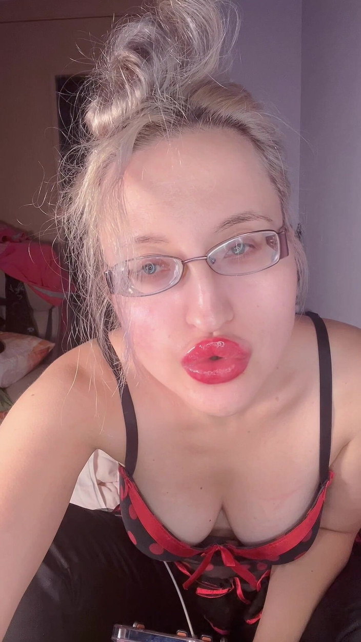 FinDom Goaldigger: Uzależnienie od nie nagich cycków