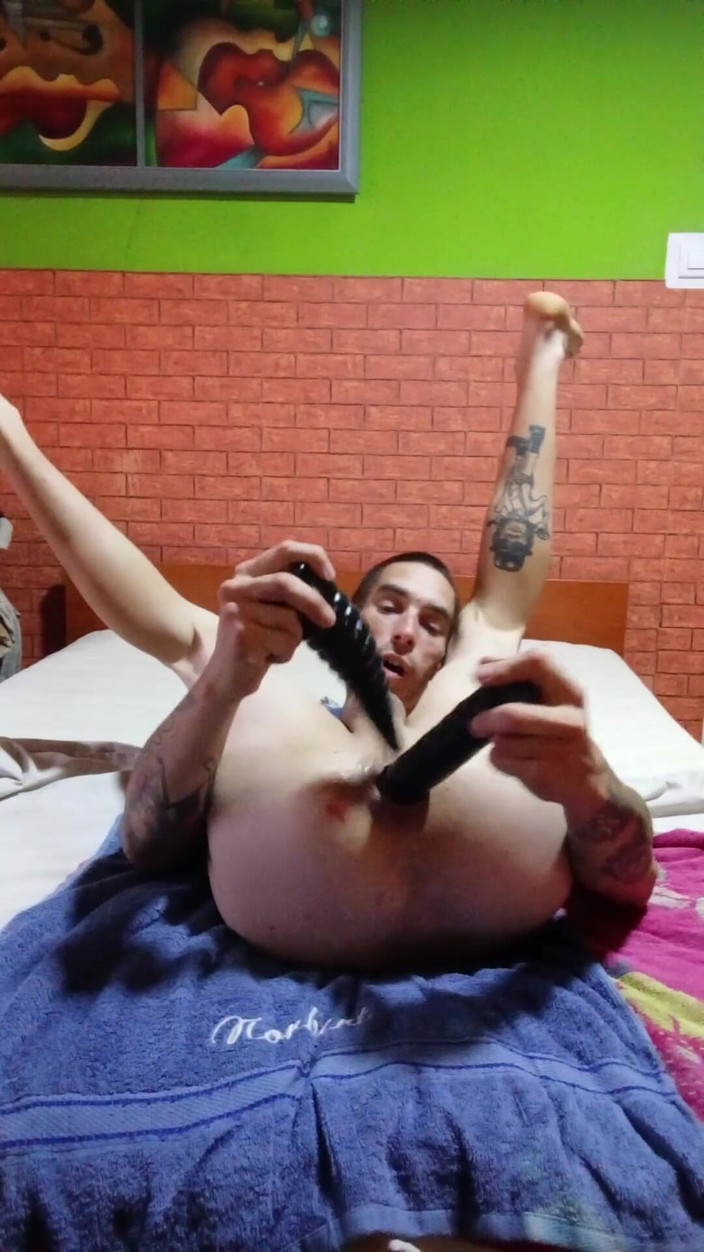 Norbi2888: Anaal dildo-spel thuis