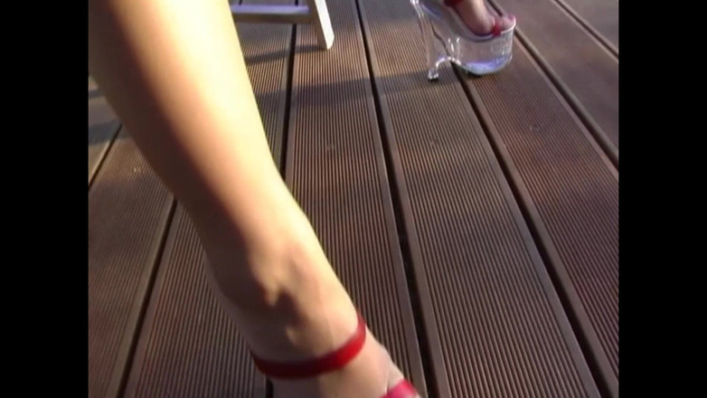 Cruel Media TV: Super gorąca Angelina Crow - Outdoor DP