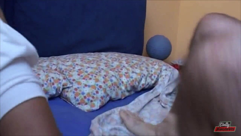 Vere Casalinghe Italia.: Si divertono in casa vogliono il cazzo e la figa...