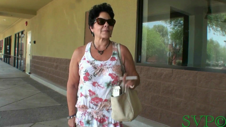 Wicked BBW smoking: Awek montel cougar GILF Merokok &amp; Bergambar